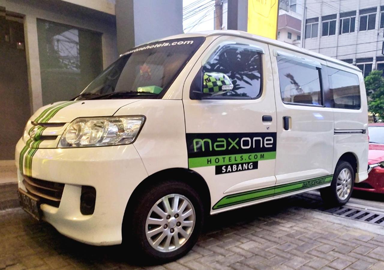 Maxonehotels.Com At Sabang Jakarta Exterior photo