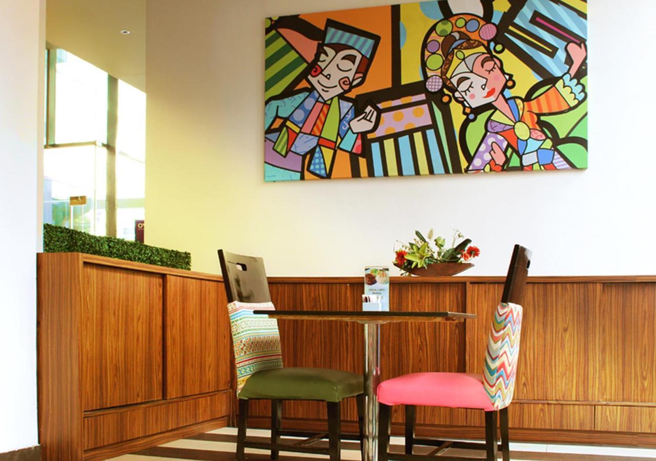 Maxonehotels.Com At Sabang Jakarta Exterior photo
