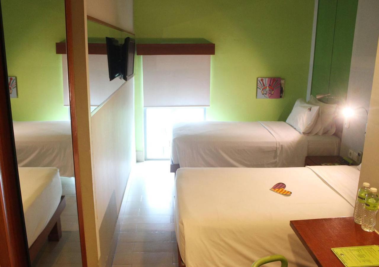 Maxonehotels.Com At Sabang Jakarta Exterior photo