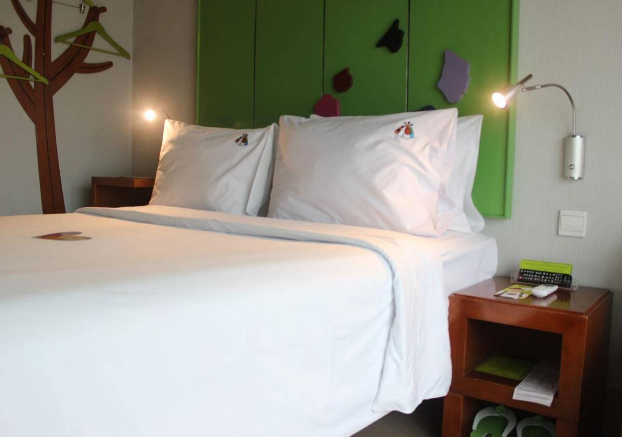 Maxonehotels.Com At Sabang Jakarta Exterior photo